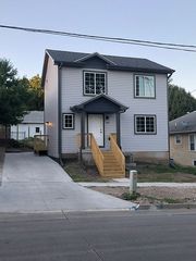 908 Guthrie Ave, Des Moines, IA 50316