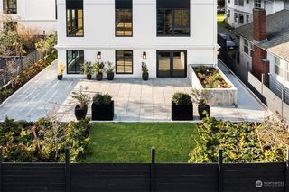 1406 3rd Avenue W #102, Seattle, WA 98119
