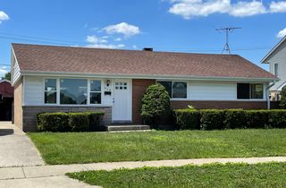 9128 Pembroke Ln, Oak Lawn, IL 60455