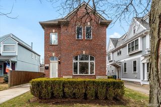 960 Davis Ave, Birmingham, MI 48009