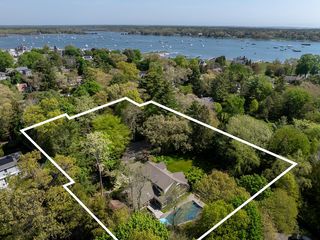 16 Vine St, Marion, MA 02738