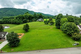 10 Oakview St, Mountain City, TN 37683