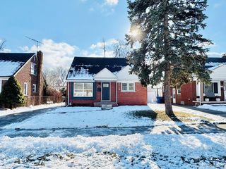 25715 W  Hills Dr, Dearborn Heights, MI 48125