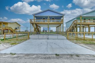 371 W  Misty Oak Ln, Rockport, TX 78382