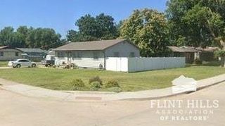 1802 Broadway St, Concordia, KS 66901