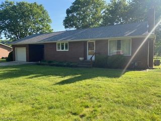 2962 Seikel Dr NE, Dover, OH 44622