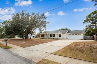 2191 Avenida De Sol, Navarre, FL 32566