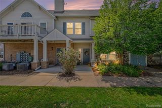 1721 Welland St, Howell, MI 48855