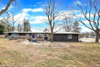 110 Wilton Dr, Troy, MI 48085