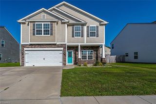 3969 Highland Creek Ct, Pfafftown, NC 27040