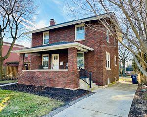611 N  Ellsworth St, Naperville, IL 60563