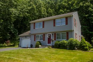 10 Scott Hollow Dr, Holyoke, MA 01040