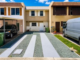 1720 W  75th St, Hialeah, FL 33014