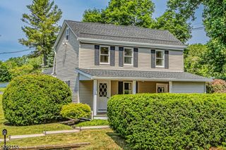 1057 Old York Rd, Ringoes, NJ 08551