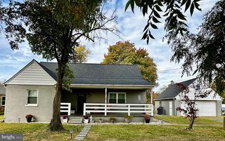 912 Hammonds Ln, Baltimore, MD 21225