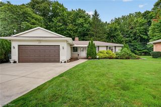 1597 Windsor Cir, Mayfield Heights, OH 44124
