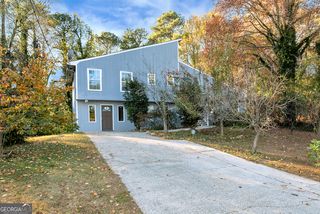 323 Old Rosser Rd, Stone Mountain, GA 30087
