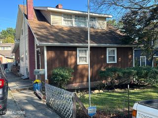 1342 Perkins St, Alcoa, TN 37701
