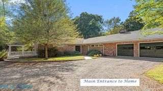 41 Raleigh Dr, Kilmarnock, VA 22482