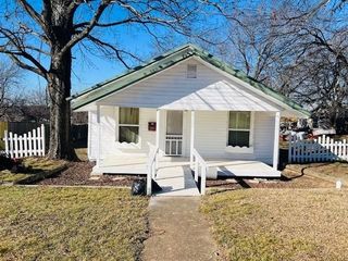 307 N  E St #N, Yale, OK 74085