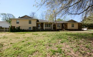 2740 W  Grayrock Dr, Springfield, MO 65810