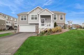 3824 Gansett Pkwy, Elgin, IL 60124
