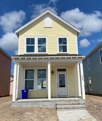 230 Midtown Ave, Summerville, SC 29486