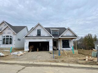 9816 Orchard Trl, Montgomery, OH 45242