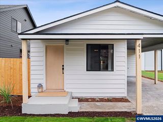 411 S  1st St, Silverton, OR 97381