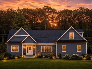 13 Justin Ct, Johnston, RI 02919