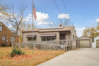 122 S  Hackett Rd, Waterloo, IA 50701