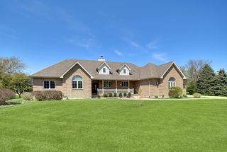14352 Summerfield Dr, New Lenox, IL 60451