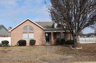 87 Park Ln, Warner Robins, GA 31093