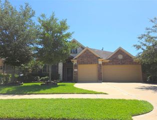 14822 Twin Waters Ct, Houston, TX 77044