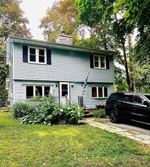 6 Harvard Dr, Carmel, NY 10512