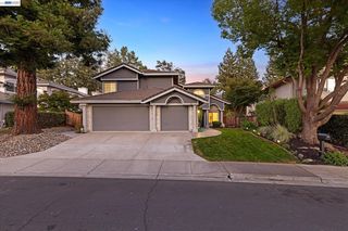 749 Sweet Water Dr, Danville, CA 94506