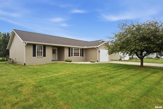 156 Elmridge Cir, East Peoria, IL 61611