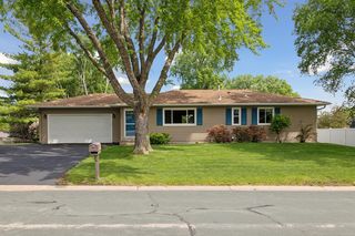 1827 Carnelian Ln, Eagan, MN 55122