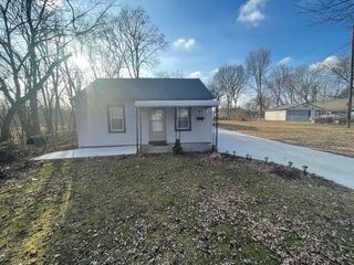 7863 Robindale Ave, Dearborn Heights, MI 48127