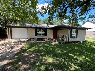 205 N  Main St, Tioga, TX 76233