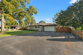 901 E  1st St, Lockport, IL 60441