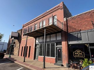 217 W  Main St, Warsaw, MO 65355