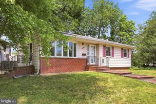 6426 Deepford St, Springfield, VA 22150