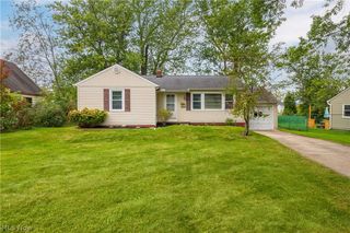 8224 Westmoor Rd, Mentor, OH 44060
