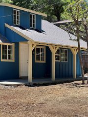 381 Maple Ln, Crestline, CA 92325