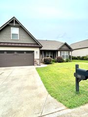 325 S  Stonegate Dr, Seneca, SC 29678