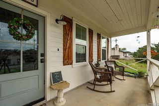 1055 Blueridge Dr, Canyon Lake, TX 78133