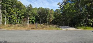 18390 Matthews Dr, Lexington Park, MD 20653
