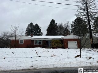 516 Charles St, Jamestown, NY 14701