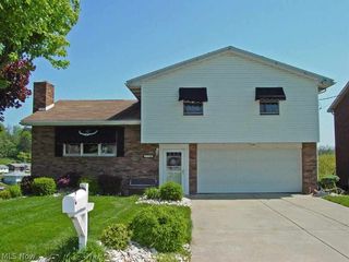 223 E  Parkway Dr, Weirton, WV 26062